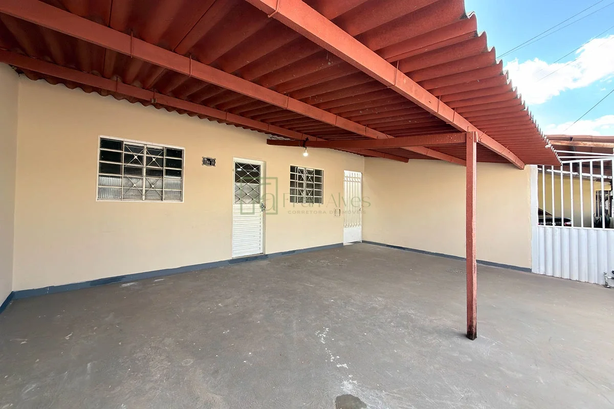 Casa residencial disponível para locação na QN 12C, Riacho Fundo II/DF, com apro...