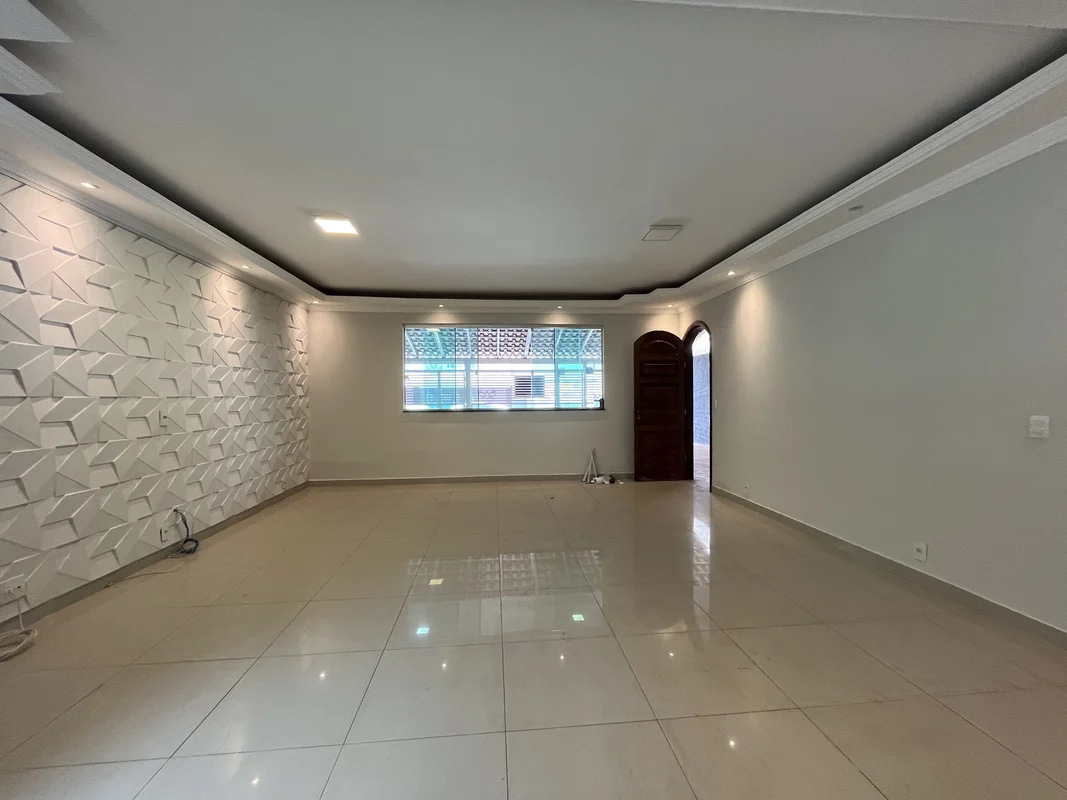 VENDA — EXCELENTE CASA REFORMADA!QNA 53 — TAGUATINGA NORTEExcelente oportunidade...