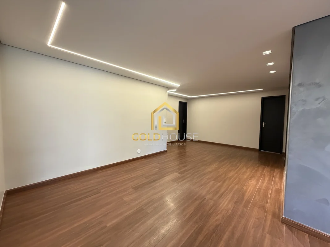 Excelente oportunidade na Asa Norte! Apartamento amplo, bem ventilado e iluminad...