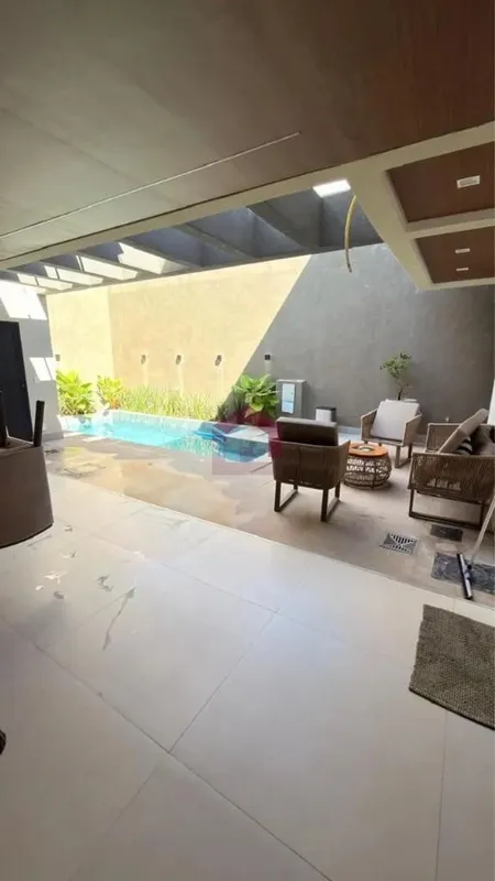 Fernandes & Coelho Imóveis apresenta excelente casa de dois pavimentos na SHA Co...