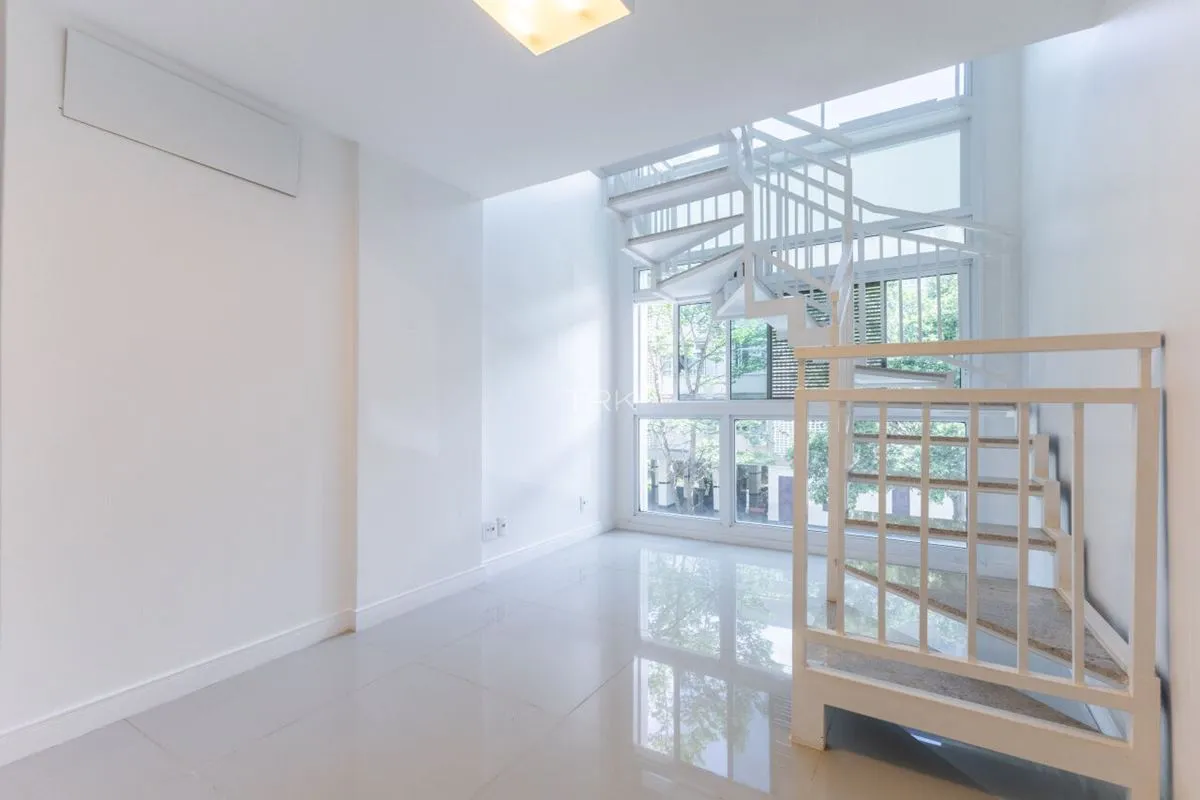 Apartamento duplex com 1 quarto à venda na SQS 404, Asa Sul - Brasília.4 experiê...