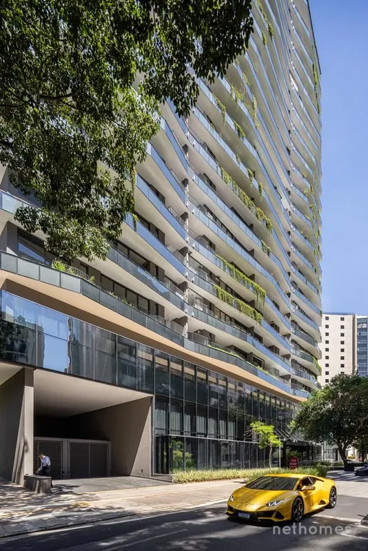 O mais moderno e sofisticado complexo imobiliário da região. Na torre residencia...