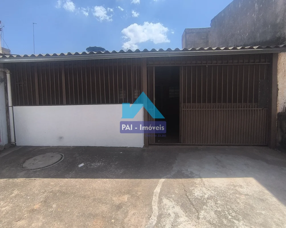 PAI - PAULO ALMEIDA IMÓVEIS - ALUGAExcelente casa na QR 311 Conjunto 01 - Samamb...