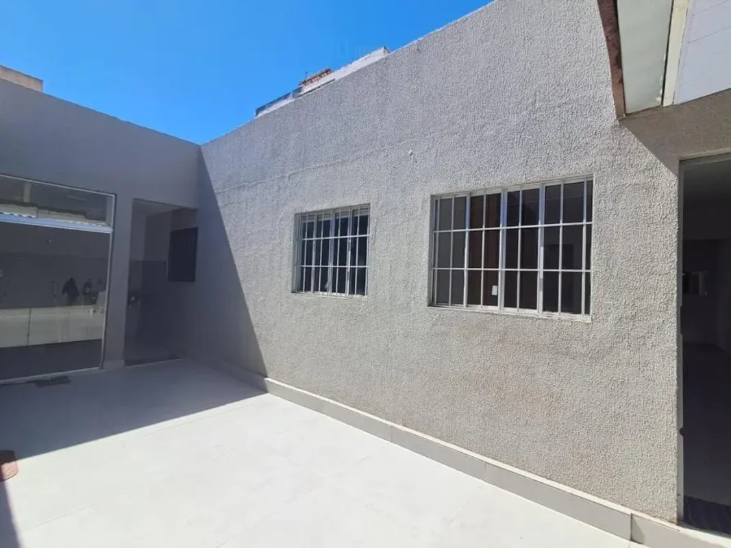 CASA REFORMADA 3 QUARTOS COM SUÍTE – QNE 34 – TAGUATINGA NORTE/DFIMOBILIÁRIA NOB...