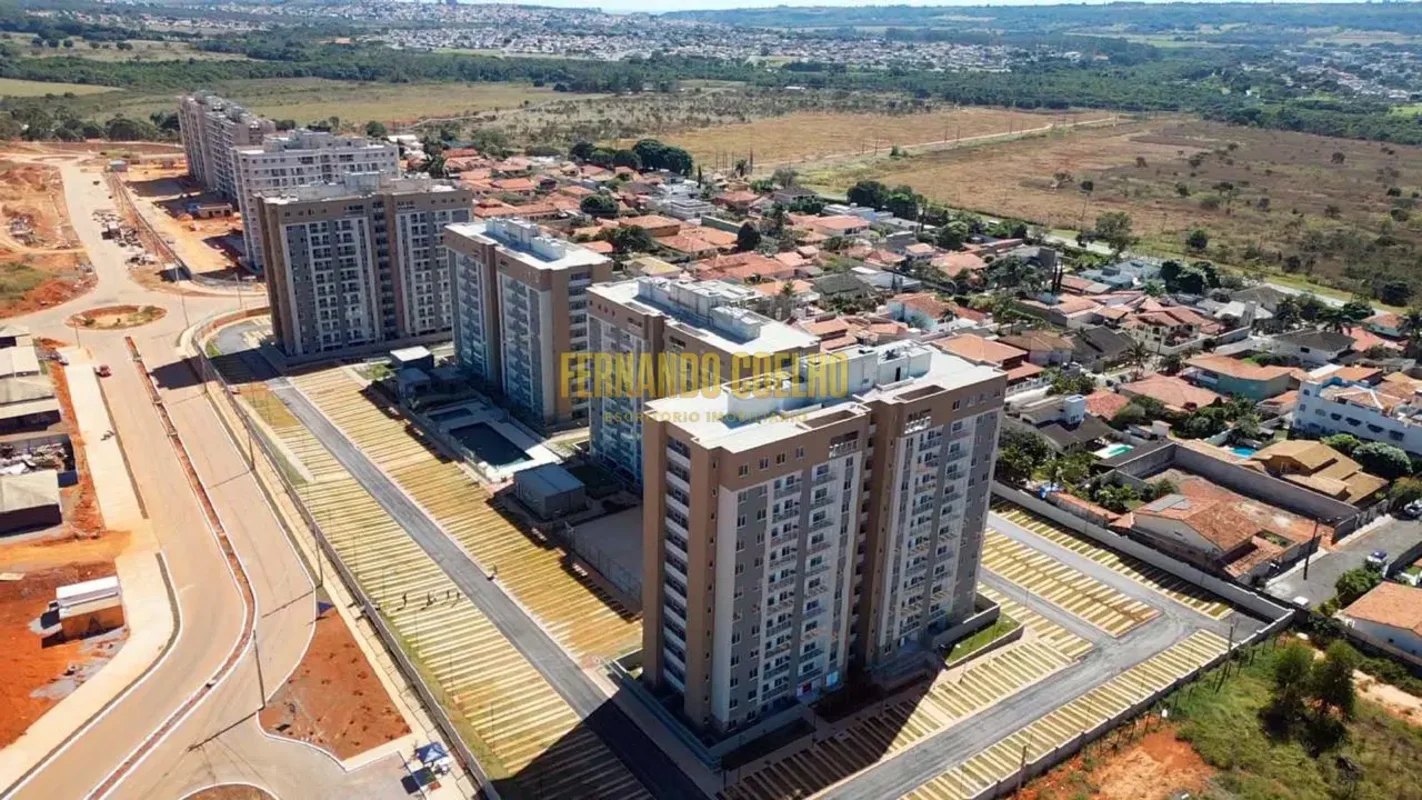 Excelente apartamento de 2 quartos, sendo 1 suíte, localizado no 9º andar, com n...