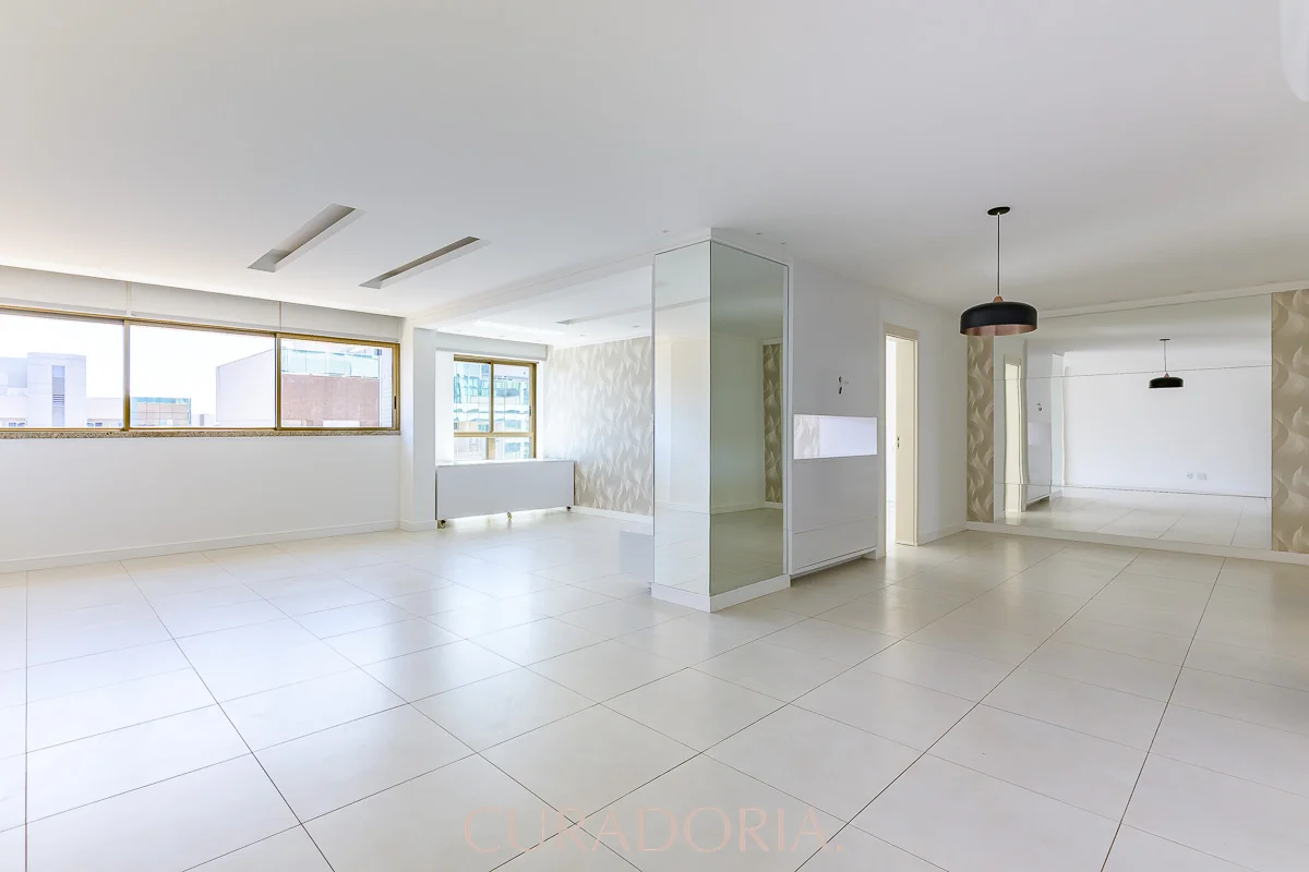 Elegante apartamento de 156 m2, originalmente de 3 suítes, atualmente uma delas ...