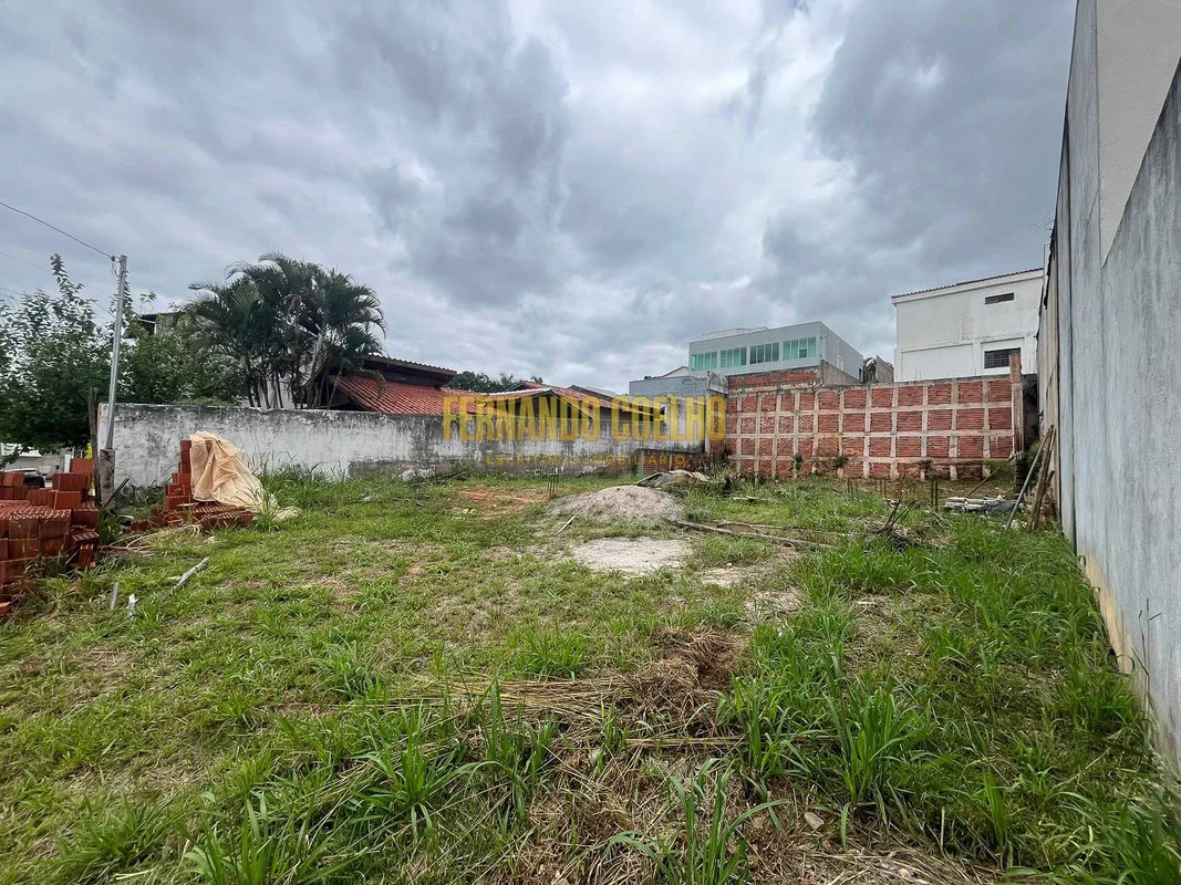 Lote à venda no Condomínio Vivendas Friburgo, um dos melhores condomínios da reg...