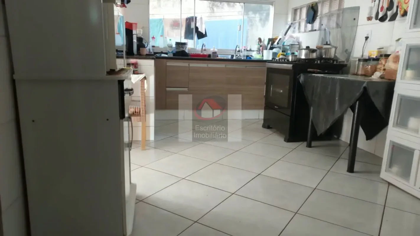 Descubra uma oportunidade única na Quadra 102 Conjunto 16, no Recanto das Emas, ...