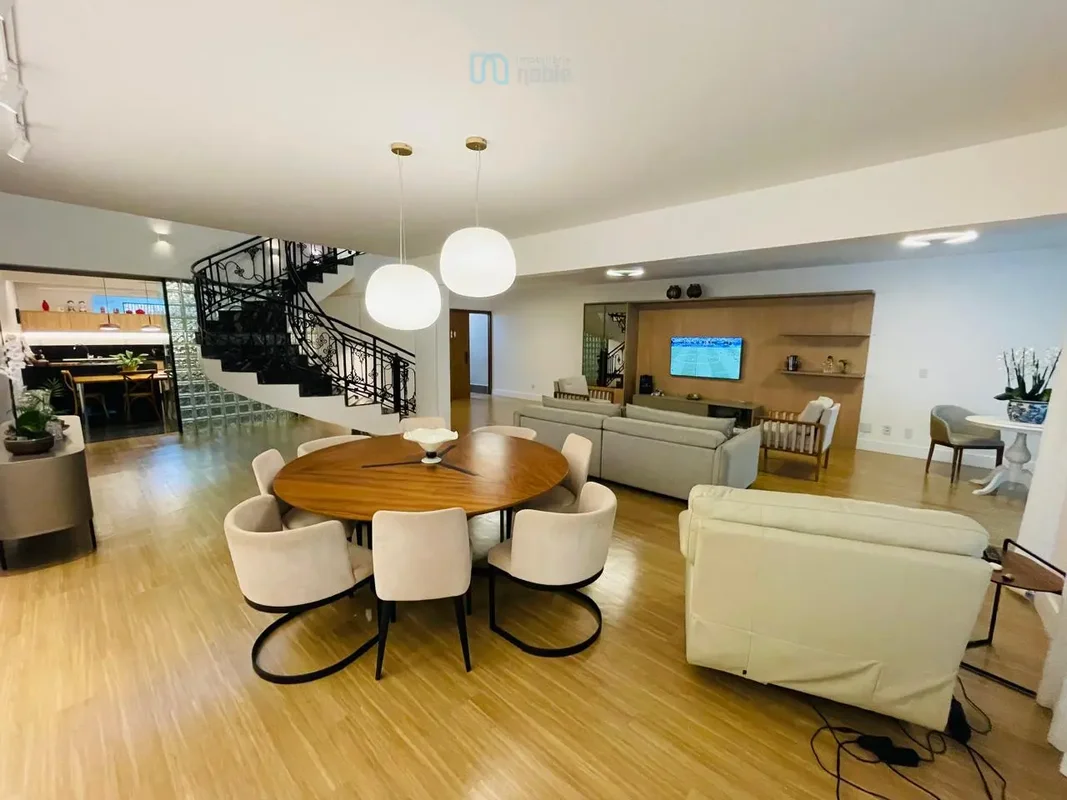 Vendo essa casa espetacular na 704 Norte, de altíssimo padrão!Uma oportunidade e...