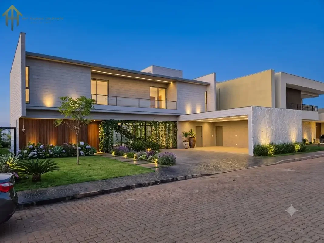Casa nova de alto padrão, com vista espetacular para o vale, digna de cinema. Sã...