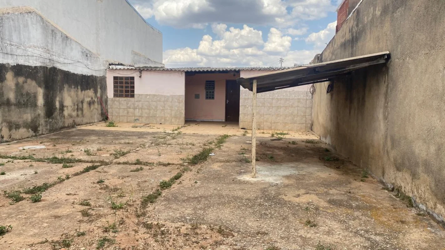 * - ATENÇÃO INVESTIDOR, OPORTUNIDADE PARA UM EXCELENTE NEGÓCIO!* - VENDO CASA SI...