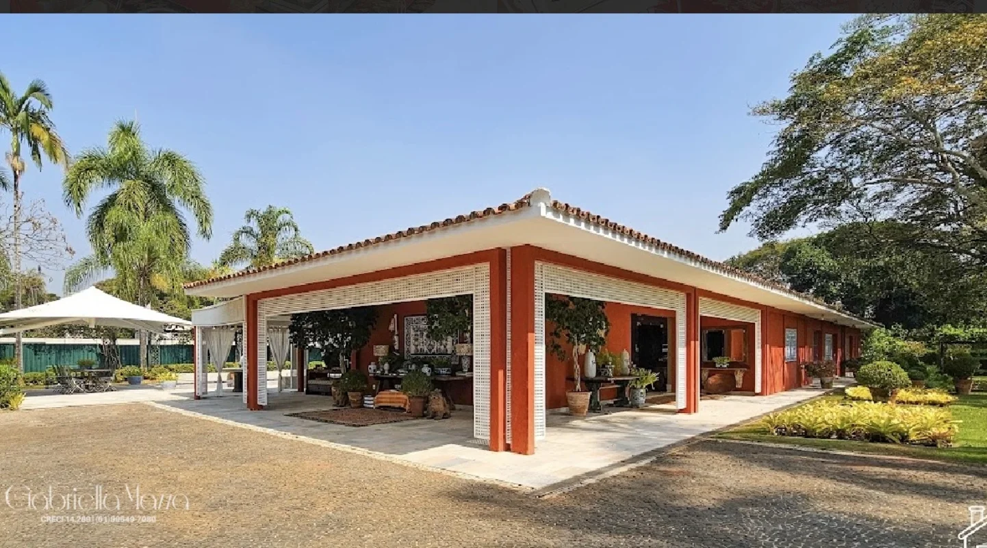 Alugo casa contemporânea na QI 15 Chacara 9 com muito charme e bom gosto!!! Casa...