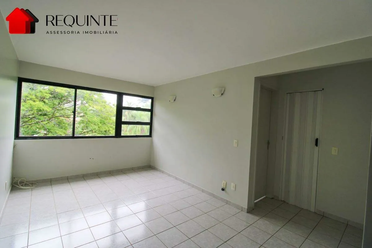 Oportunidade! Excelente apartamento de dois quartos, vazado e com vista livre. E...