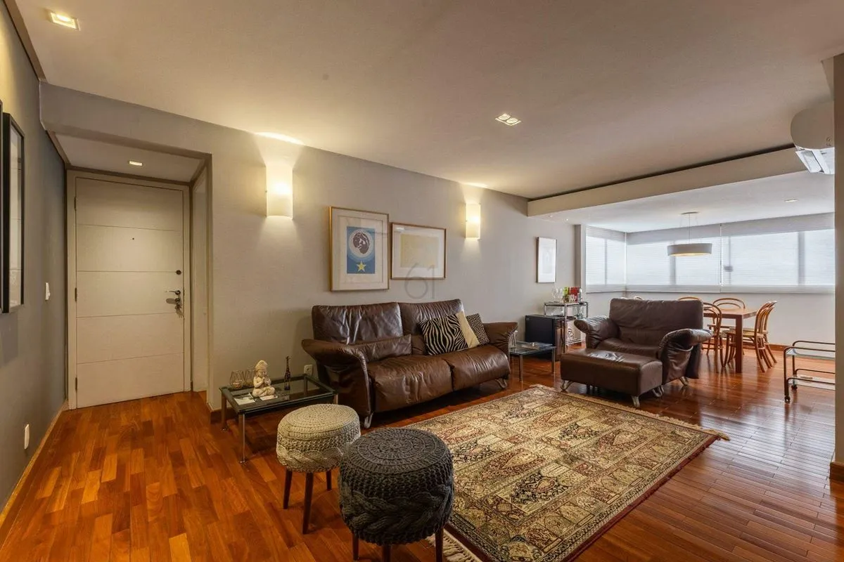.Apartamento de 3 quartos com suíte em uma das melhores quadras da Asa NorteConf...