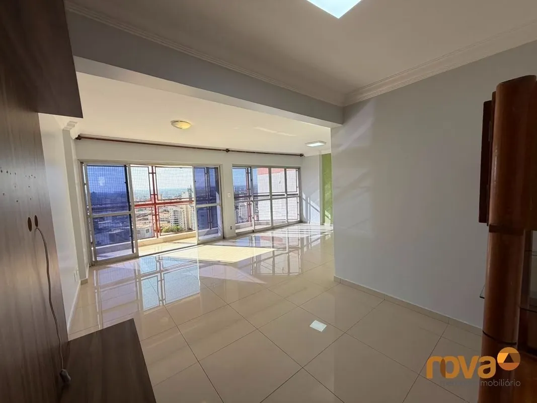 Apartamento 3 quartos sendo 1 suíte para alugar no Centro, andar alto, vista liv...