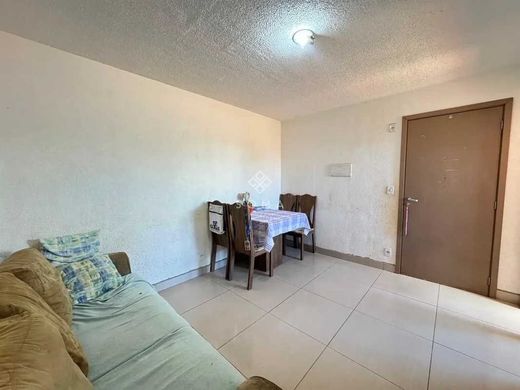 Características do Apartamento: -Sala ampla -Cozinha com bancada em granito. -Ba...