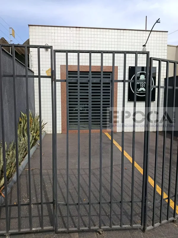 Excelente loja comercial com 30 m², oferecendo um espaço funcional e bem distrib...