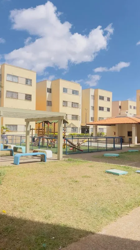 Excelente apartamento desocupado, reformado e no 3º ANDAR;2 quartos;Banheiro soc...