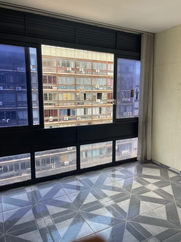 Comercial disponível para venda no Setor Comercial Sul. O imóvel possui 35 m² de...