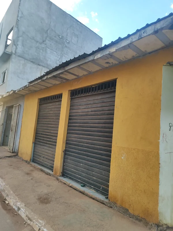 Lote comercial Cidade Estrutural DF - Lote com residência nos fundos de 2 quarto...
