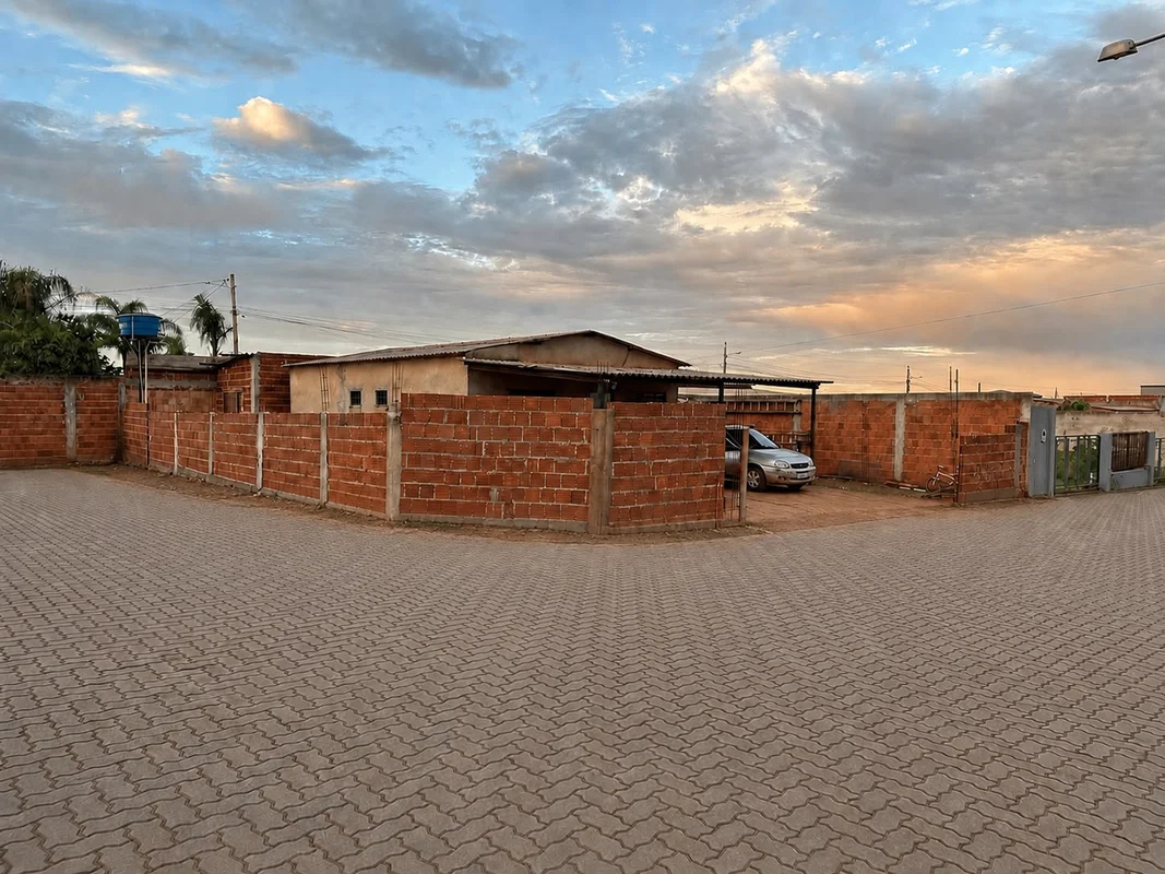 Imóvel à venda na Rua 5 – 26 de SetembroLote com 300 m², composto por duas morad...