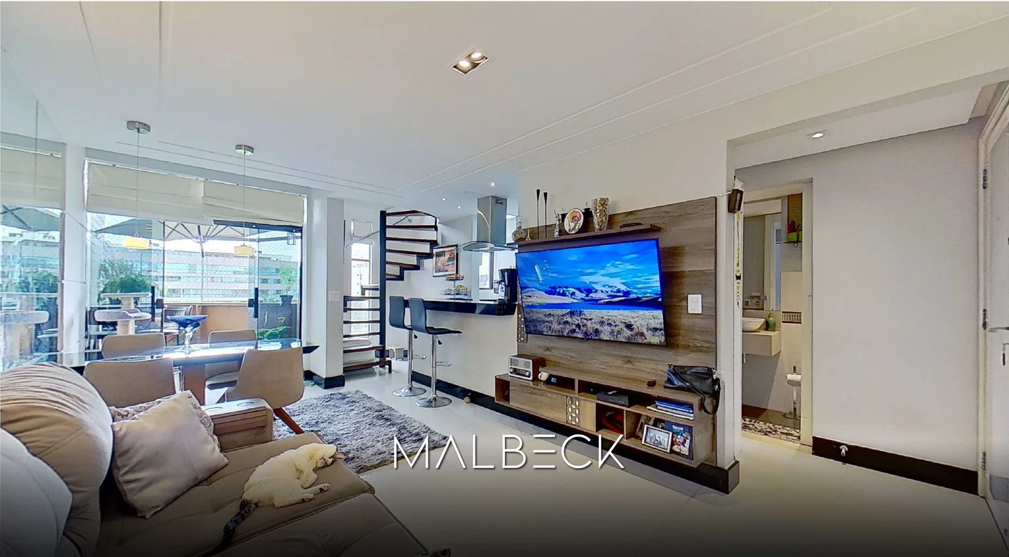 MALBECK IMÓVEIS vende: Excelente apartamento duplex composto por: 2 (dois) quart...