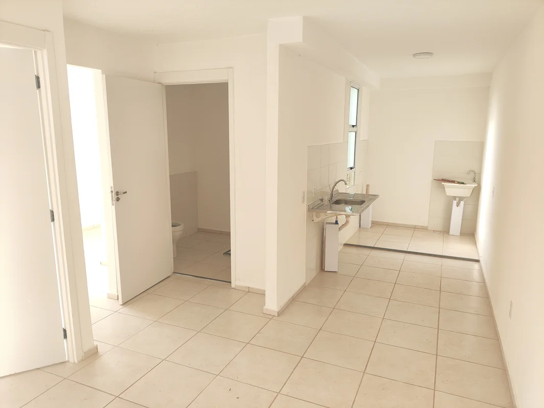 Alugo apartamento de 2 quartos no Sol nascente.Novinho, lazer completo. 25/08/26...