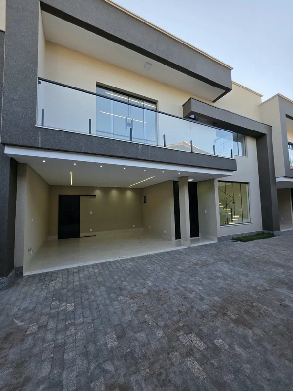 - Sobrado com 3 Suítes no Setor Santa Genoveva – Goiânia-GOConforto, modernidade...