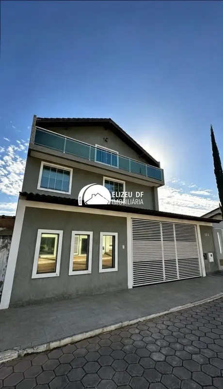 Sobrado de Alto Padrão — Sofisticação, Conforto e Amplitude   Uma residência exc...