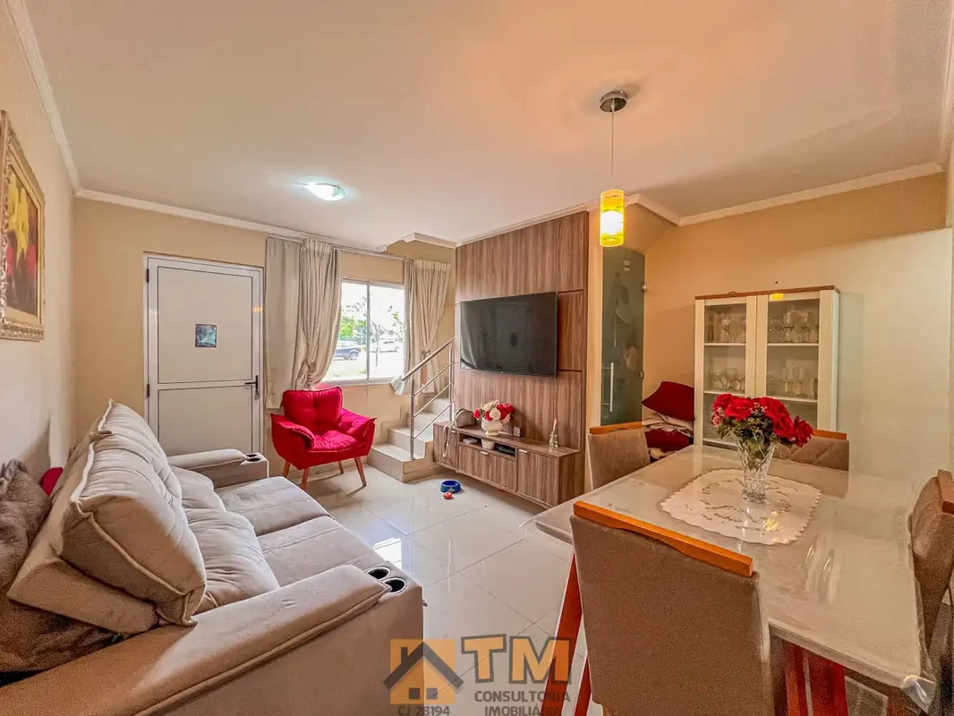 TM CONSULTORIA IMOBILIARIAVENDE:EXCELENTE CASA TODA REFORMADA COM ARMÁRIOS PLANE...
