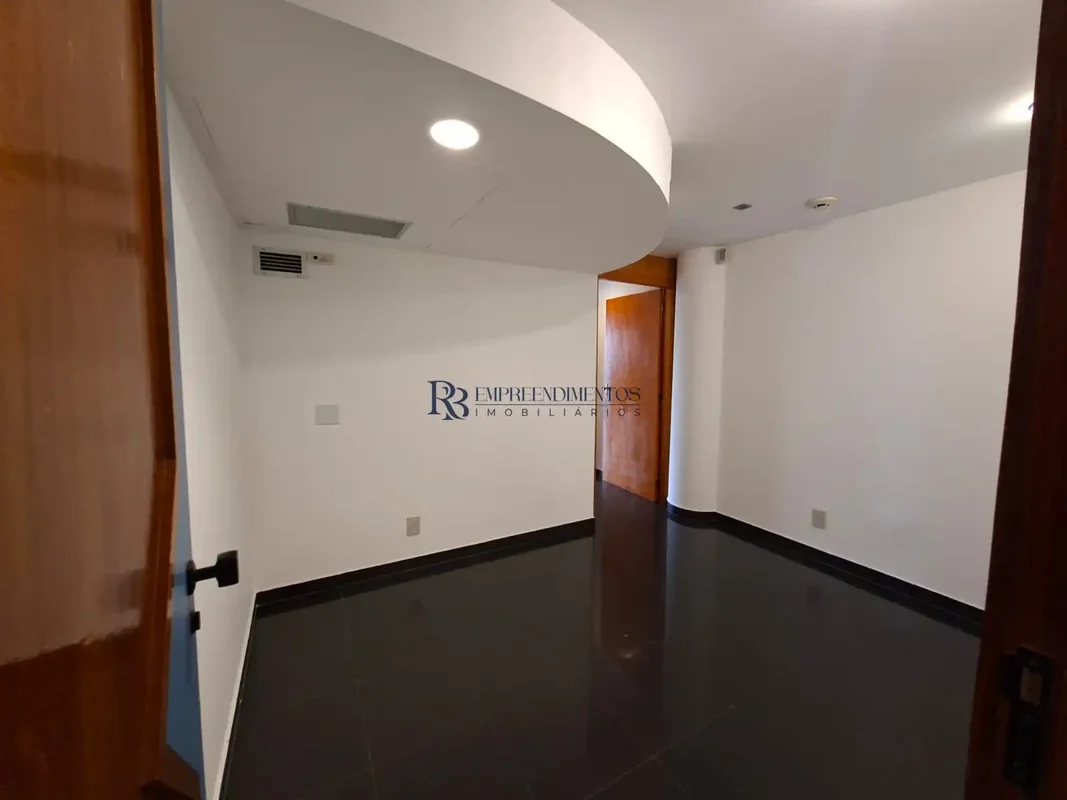 Excelente oportunidade de investimento na ASA Sul, Brasília. Sala padrão no Cent...