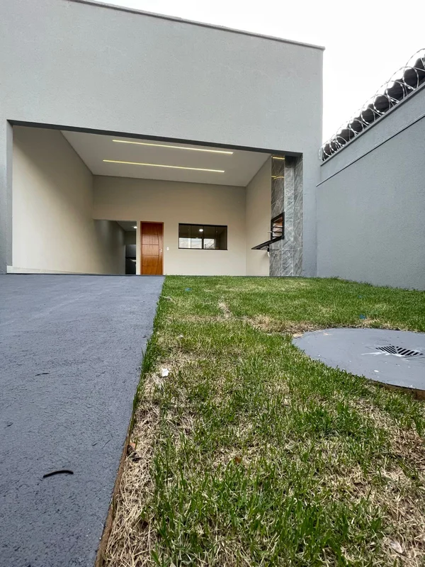 Casa à Venda – Setor Colonial Sul, Aparecida de Goiânia•3 quartos, sendo 1 suíte...