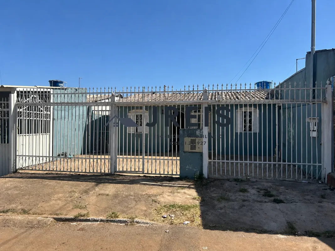 JREIS ESCRITÓRIO IMOBILIÁRIOcasa principal sendo:* 3 quartos;* Sala ampla;* Cozi...
