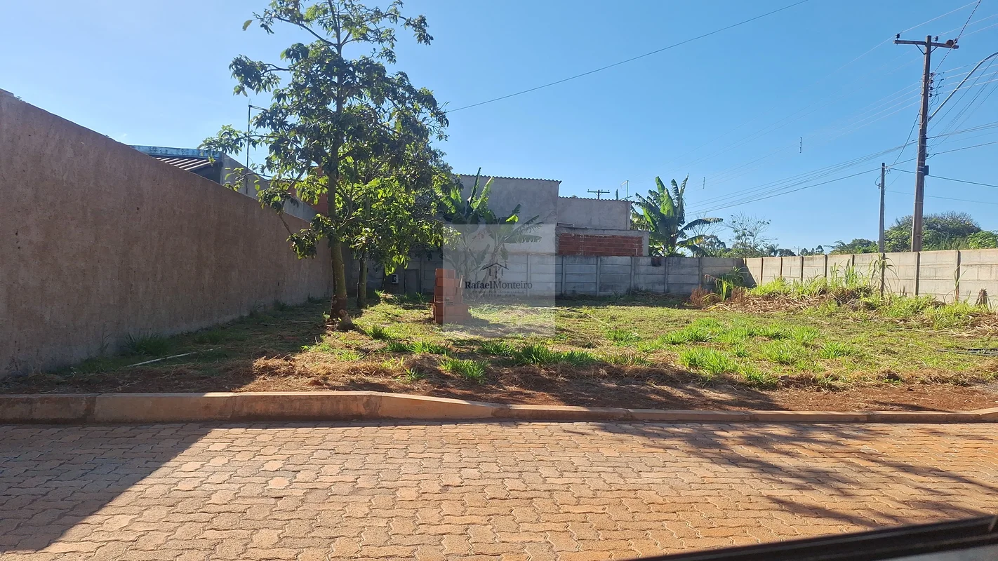 Oportunidade única no Núcleo Rural Casa Grande: lote residencial de 400m² com ex...