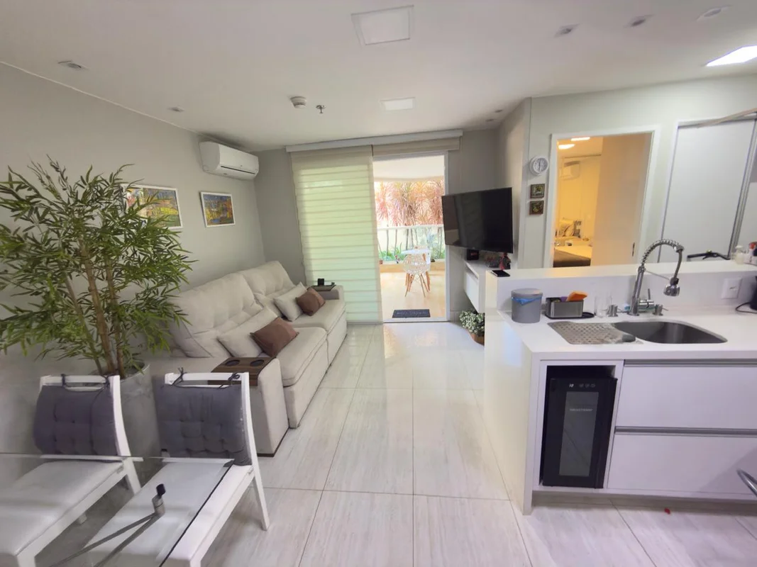 Descubra um apartamento lindíssimo, totalmente reformado, no coração da ASA SUL,...