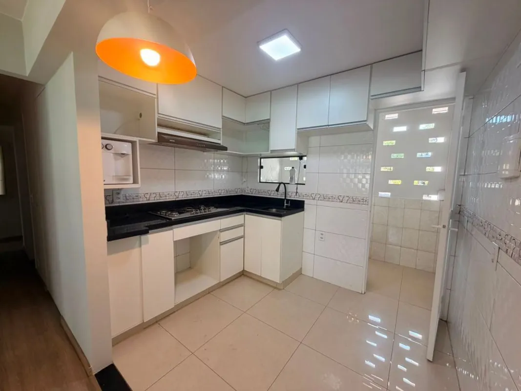 SQS 404 BL. Q Excelente apartamento - 03 quartos sendo 01 suíte- Sala 02 ambient...