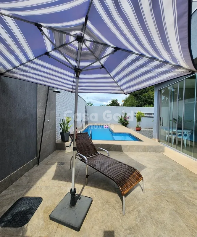 CASA DE ALTO PADRÃO SHVP - R8EXCELENTE CASA ESTILO MODERNO COM PÉ DIREITO DUPLO,...