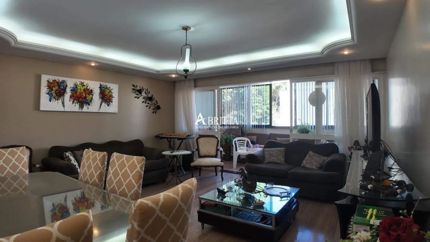 Apresentamos um apartamento impecável, localizado em uma das regiões mais tranqu...
