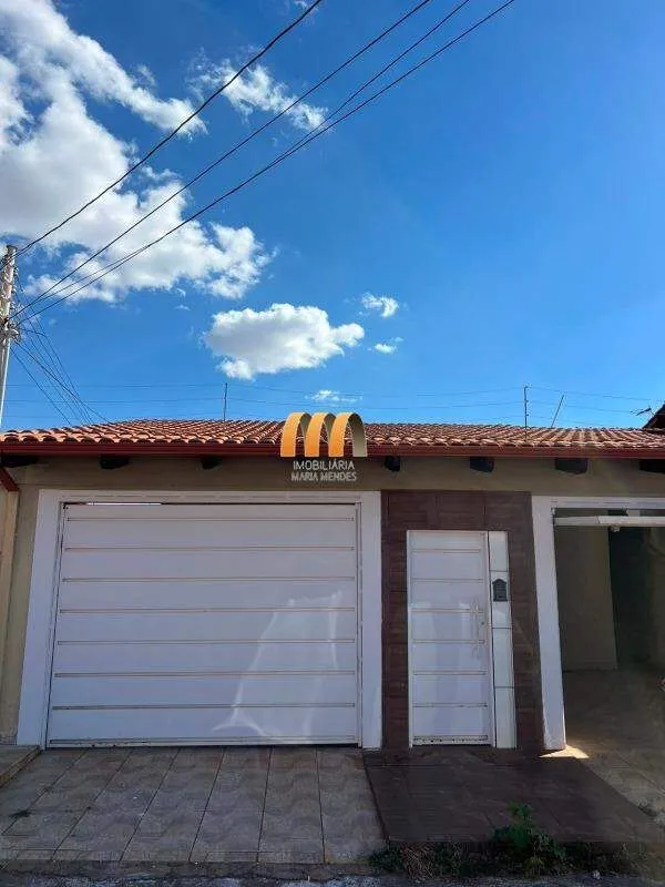 Casa residencial de frente disponível para aluguel no Bairro Jardim América, em ...