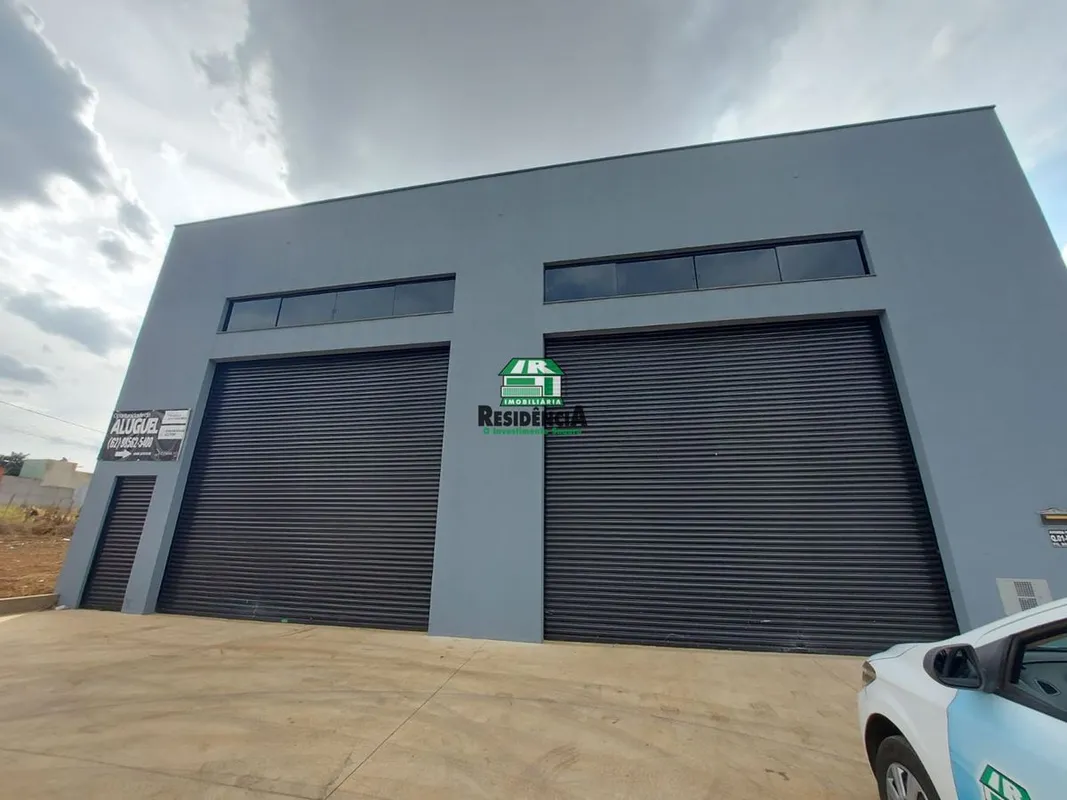 Estrutura completa:Galpão com 422 m² de área construída, Pé-direito altoBanheiro...