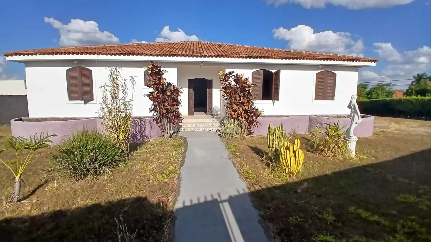 A Eldorado Imobiliaria aluga uma casa de alto padrão no Condomínio San Diego, lo...