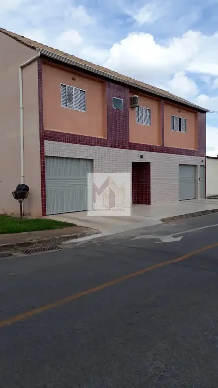 MARCELO MACHADO IMÓVEIS VENDE ESPETACULAR CASA EM SOBRADINHO EM UM LOTE DE 525m2...