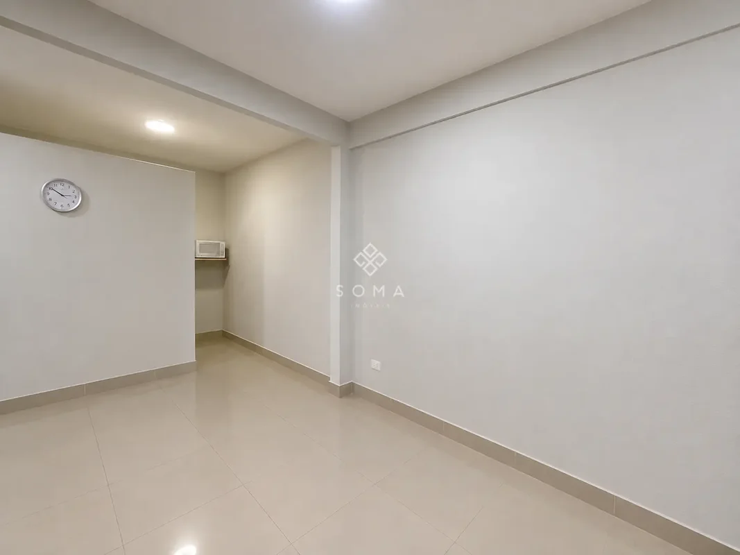 Loja comercial com aproximadamente 35 m², localizada no Edifício Virgílio Cordei...