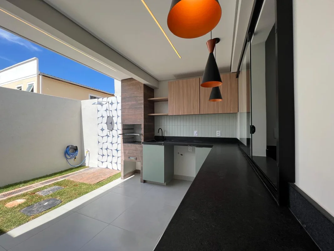 Julisce Alencar Assessoria Imobiliária vende... COM EXCLUSIVIDADE! Essa casa lin...