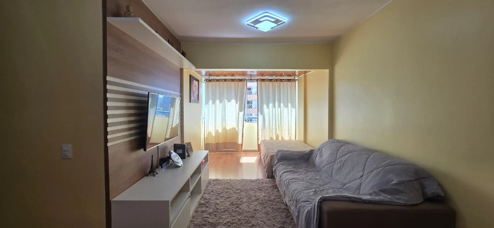 Conquiste seu novo estilo de vida no coração de Águas Claras, DF. Este apartamen...