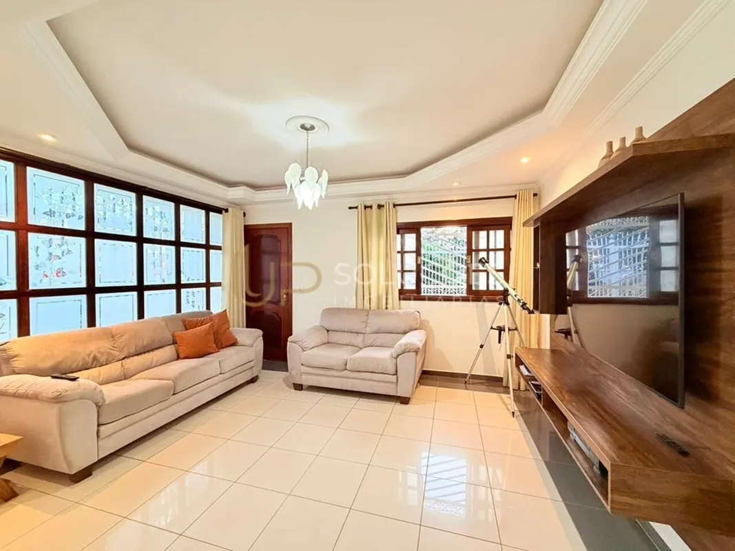 3 Quartos | 4 Vagas | Piscina | Área Gourmet | Lote: 350m² | Área Construída: 12...