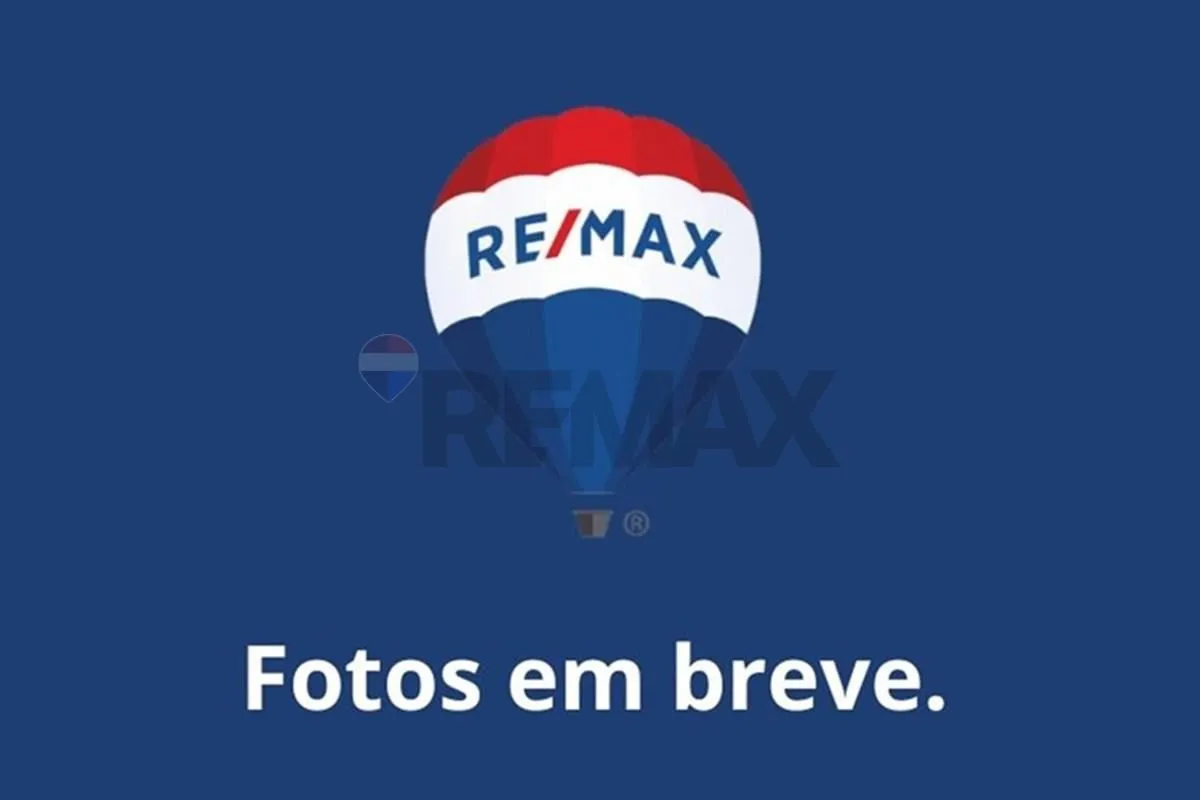 Apartamento à venda com 2 quartos e banheiro social no terceiro andar (sem eleva...