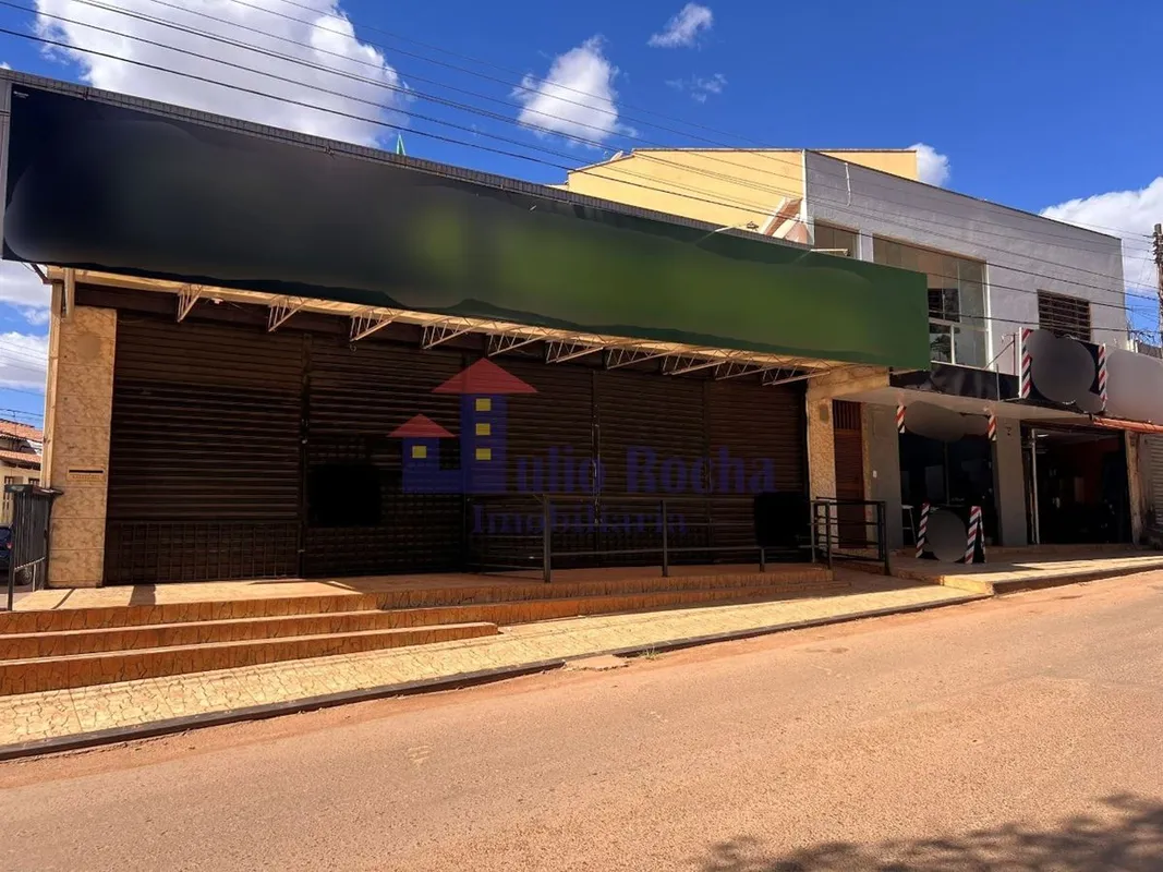 JULIO ROCHA IMOBILIARIA VENDE! EXCELENTE PRÉDIO COMERCIAL COM QUATRO LOJAS E UM ...