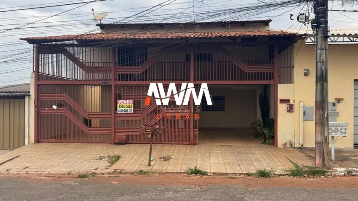 Sobrado Setor Itatiaia com 120 m² de construção e 250 m² de terreno;Portão eletr...