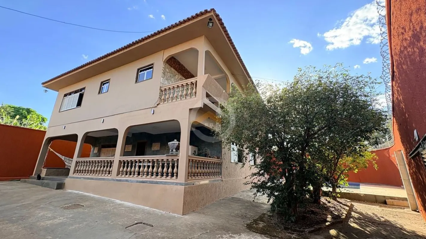 Sobrado 6 quartos ( 5 suites ) - St.Crimeia Oeste Sobrado + edícula. Casa de esq...